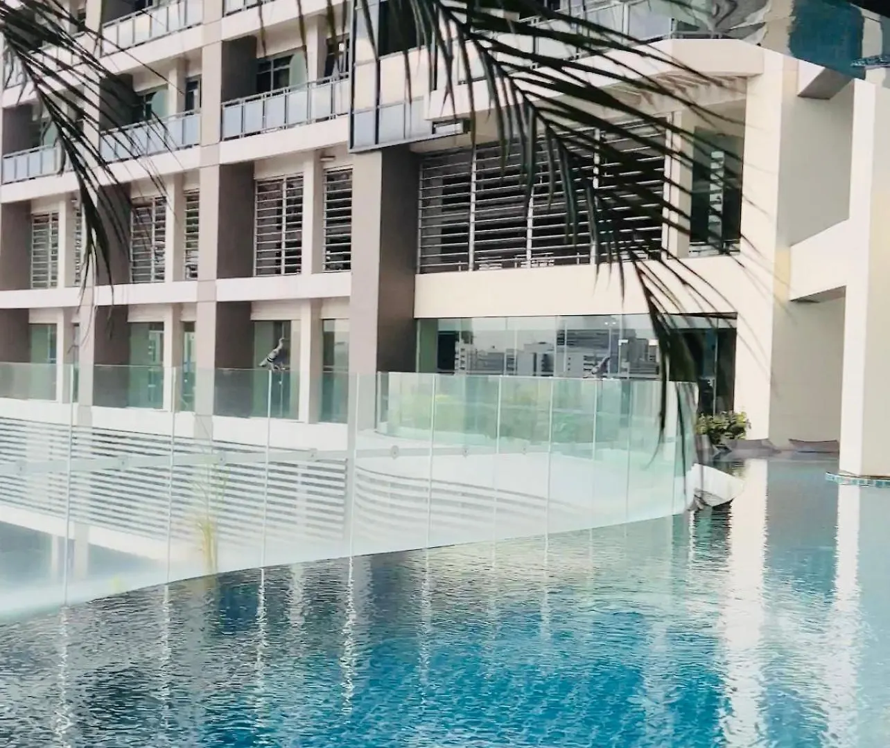 The Gramercy Residences New Sleek 1Br Suite, 600Mbps Wifi, Netflix & Free Amenities Manila Philippines