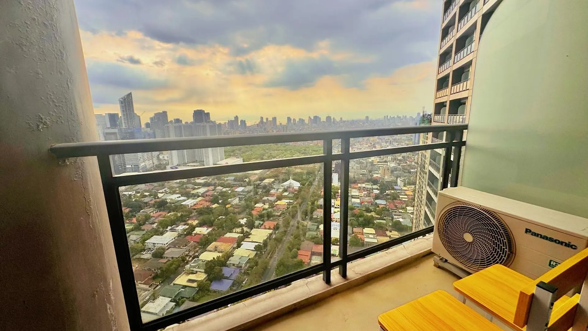 Hotel The Gramercy Residences New Sleek 1Br Suite, 600Mbps Wifi, Netflix & Free Amenities Manila