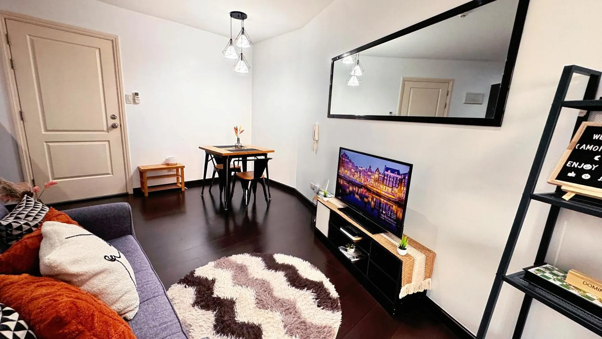 The Gramercy Residences New Sleek 1Br Suite, 600Mbps Wifi, Netflix & Free Amenities Manila Hotel