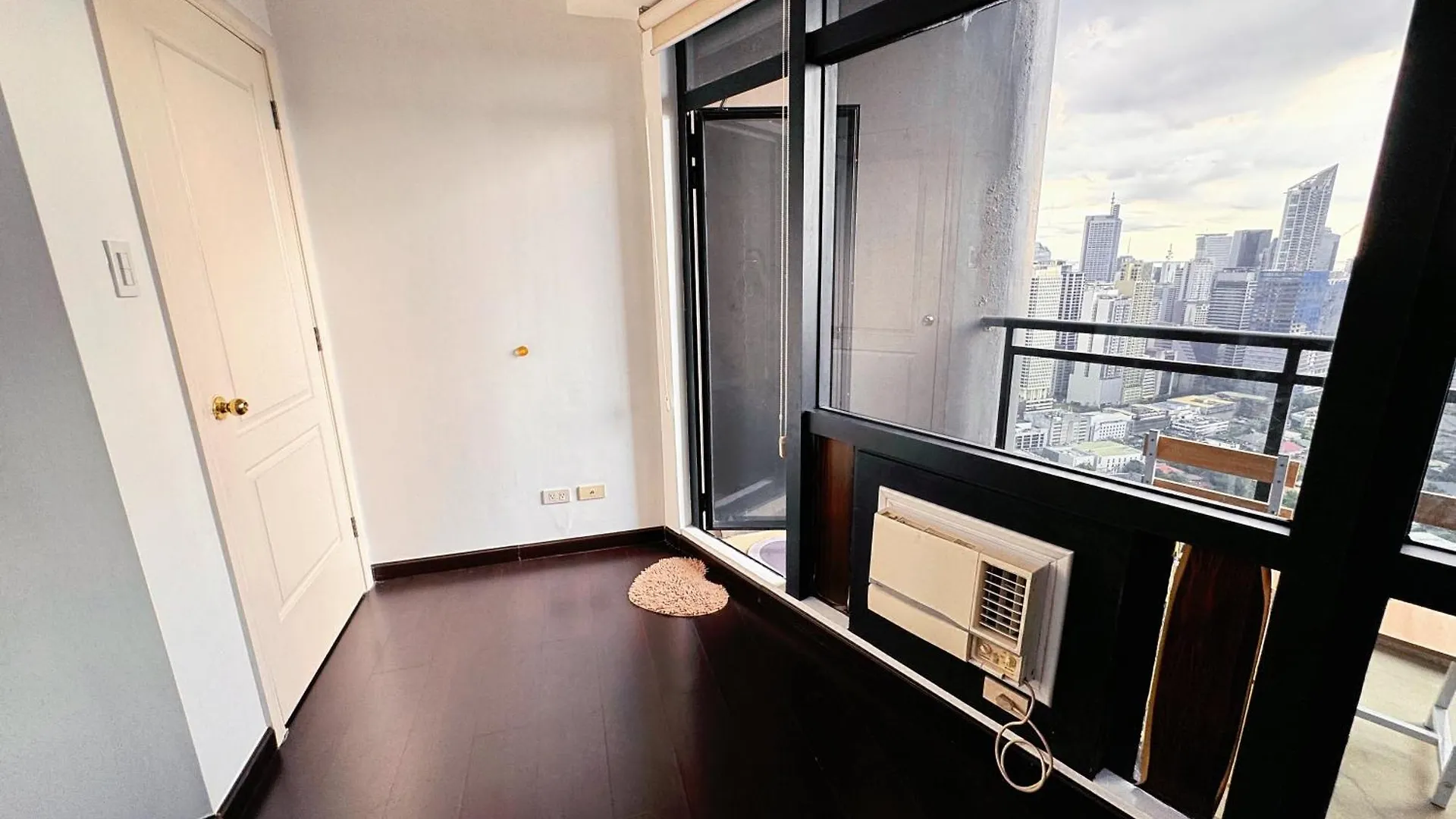 Hotel The Gramercy Residences New Sleek 1Br Suite, 600Mbps Wifi, Netflix & Free Amenities Manila
