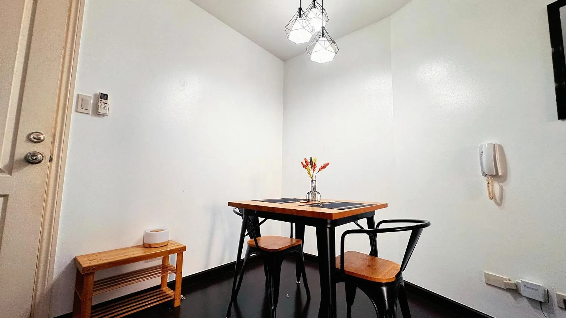 The Gramercy Residences New Sleek 1Br Suite, 600Mbps Wifi, Netflix & Free Amenities Manila 5*,
