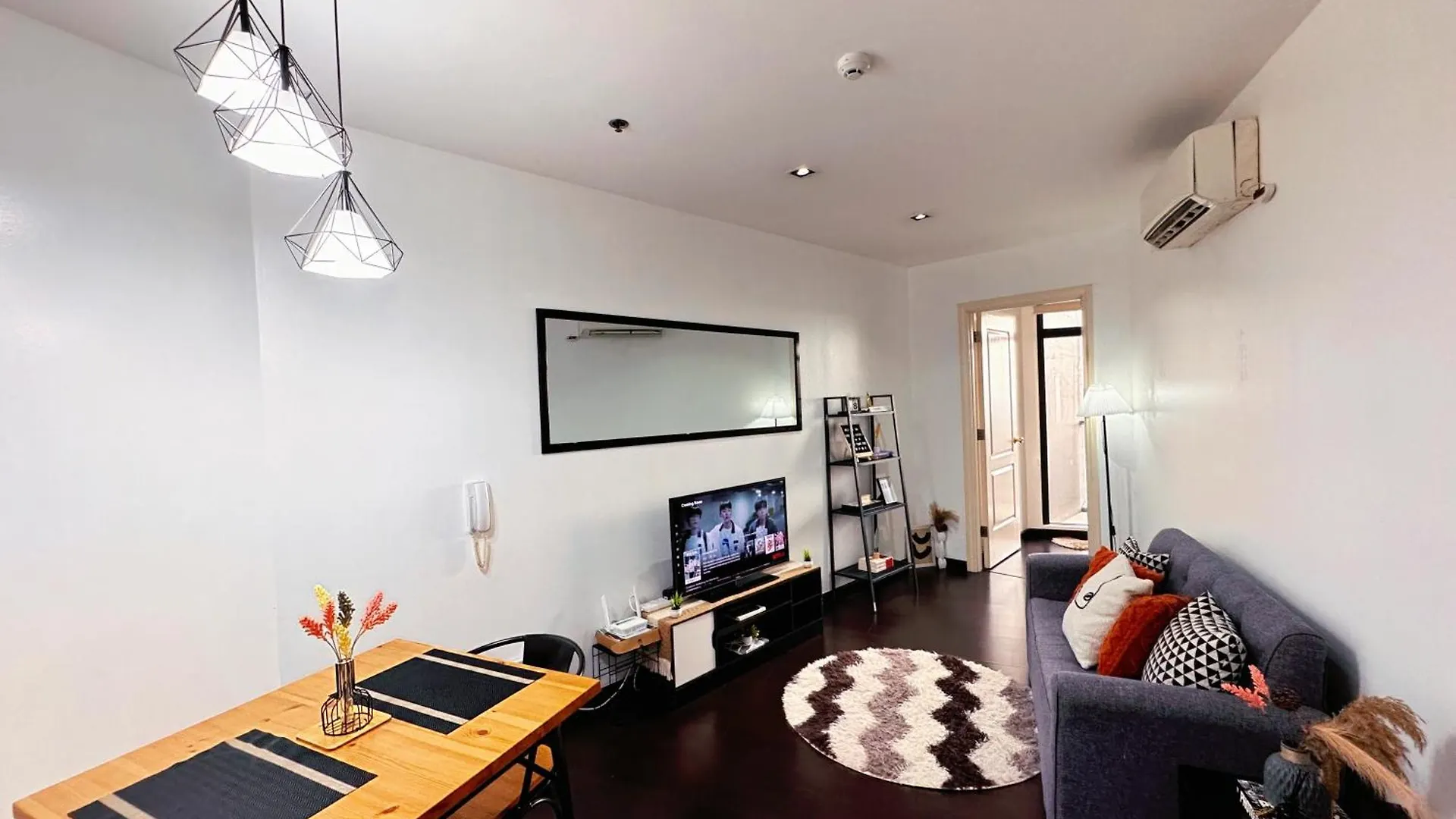 The Gramercy Residences New Sleek 1Br Suite, 600Mbps Wifi, Netflix & Free Amenities Manila 5*,  Philippines
