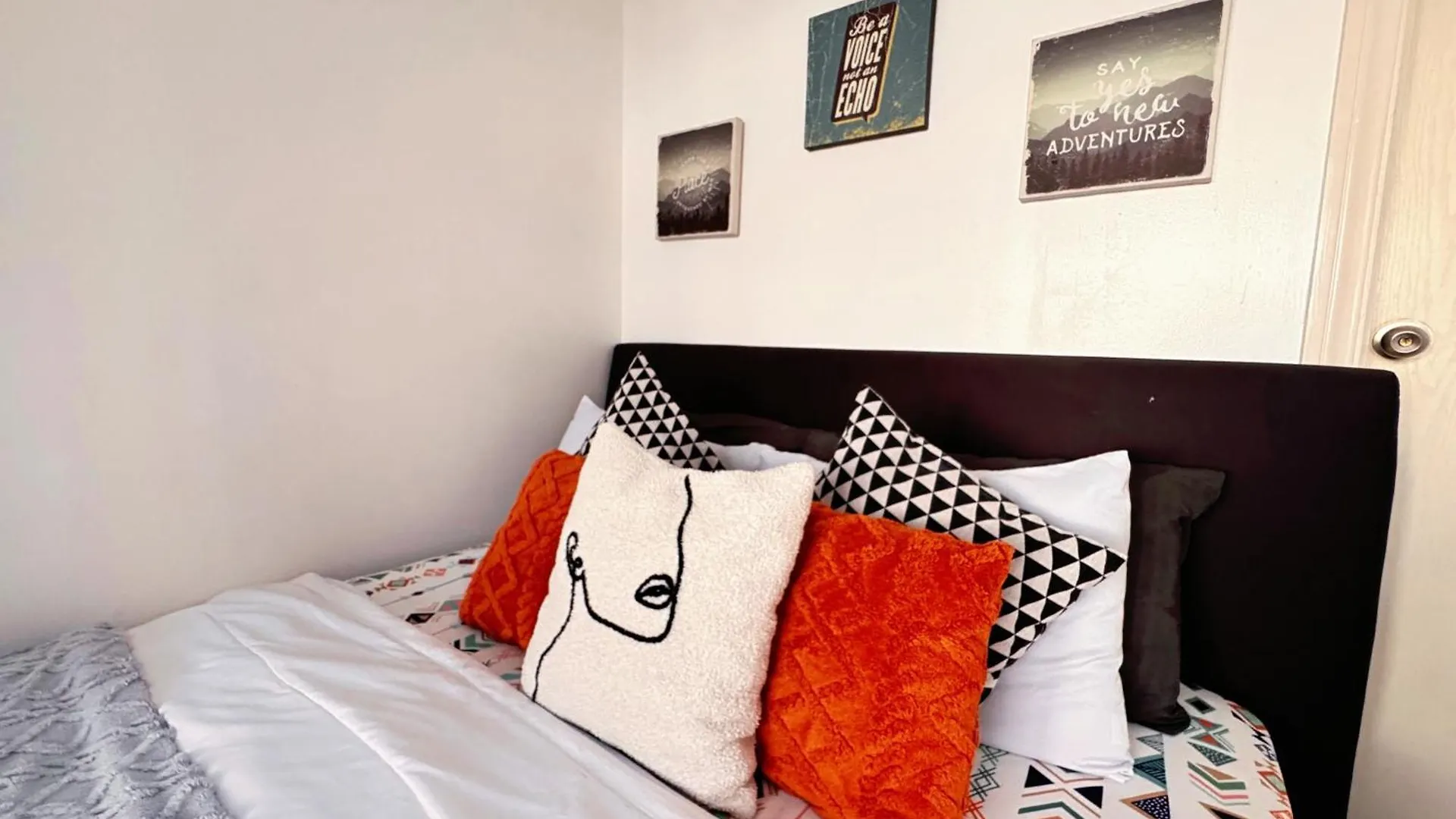 The Gramercy Residences New Sleek 1Br Suite, 600Mbps Wifi, Netflix & Free Amenities Manila Hotel