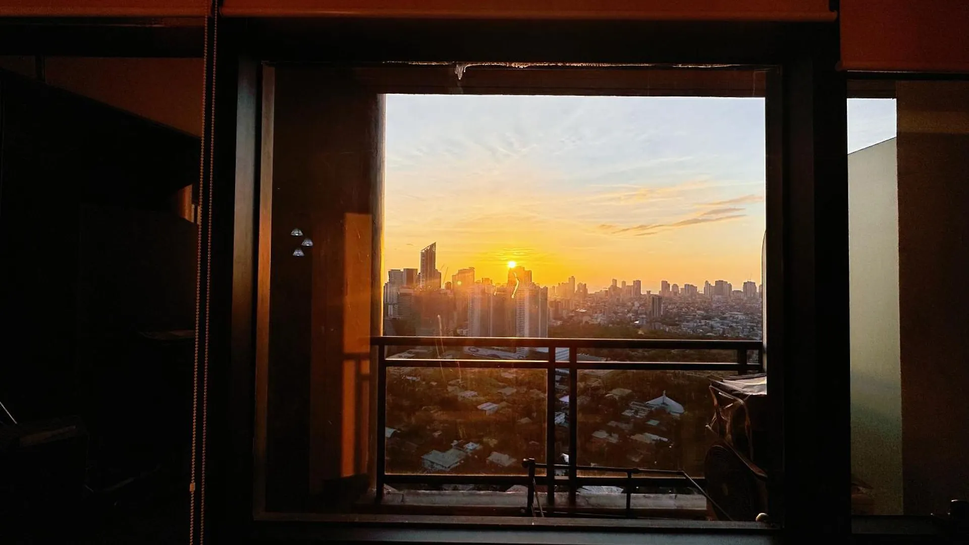 The Gramercy Residences New Sleek 1Br Suite, 600Mbps Wifi, Netflix & Free Amenities Manila Hotel