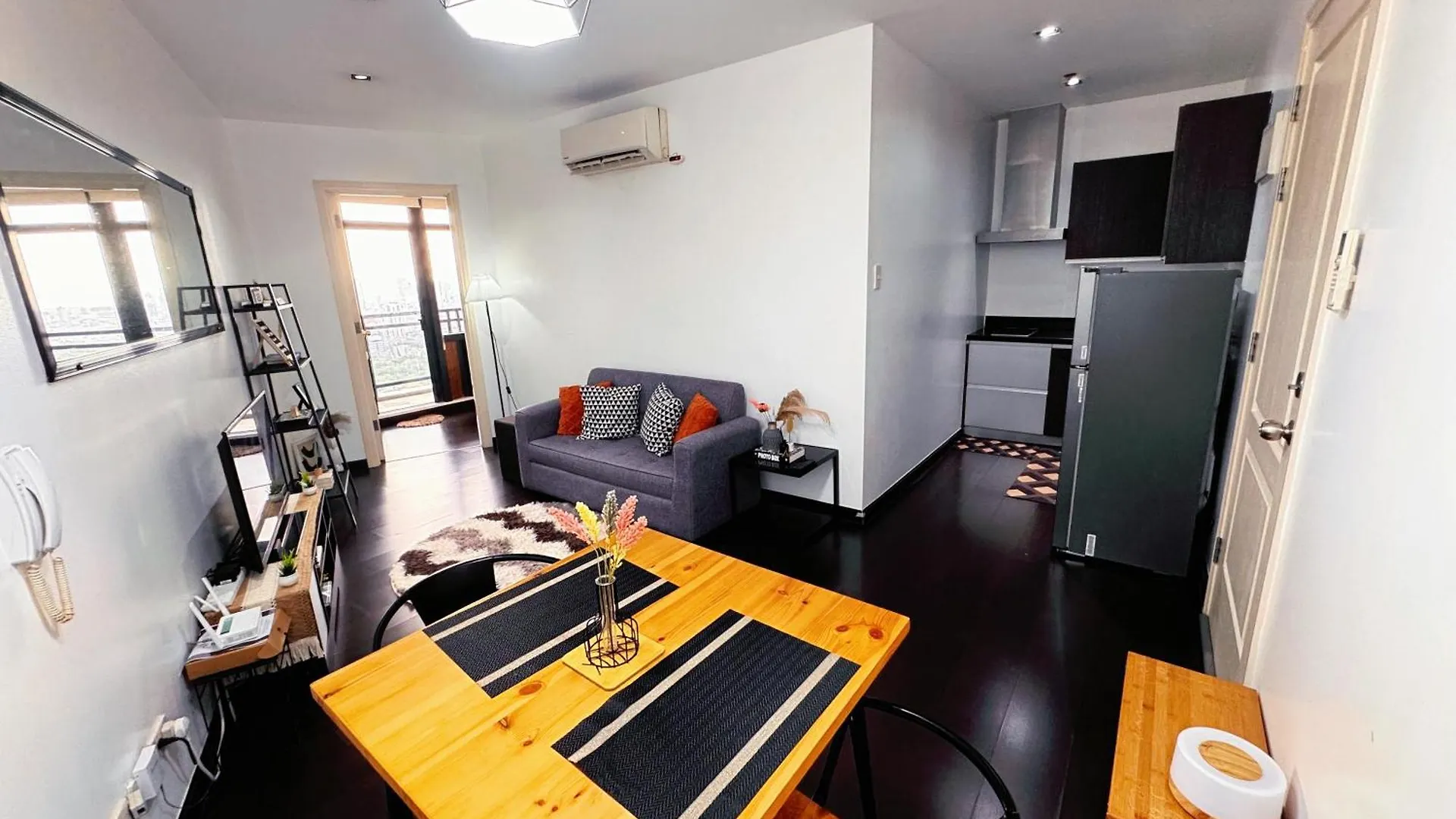 The Gramercy Residences New Sleek 1Br Suite, 600Mbps Wifi, Netflix & Free Amenities Manila Hotel