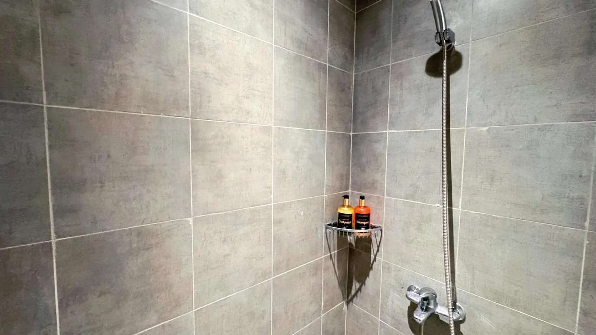 The Gramercy Residences New Sleek 1Br Suite, 600Mbps Wifi, Netflix & Free Amenities 마카티 5*,  필리핀
